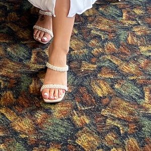 Pearl heels only worn for total of 4 hours